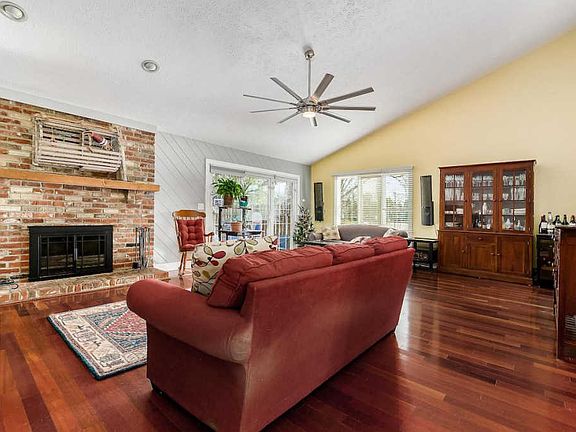 4th image of 6964 Celtic Ct