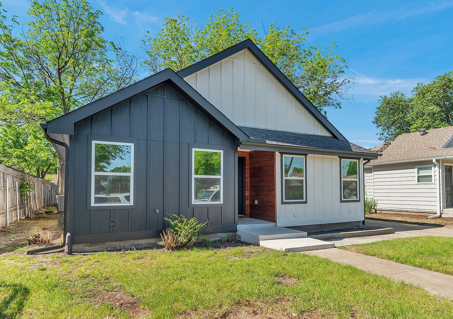 2525 Benbrook Blvd — Photo 3