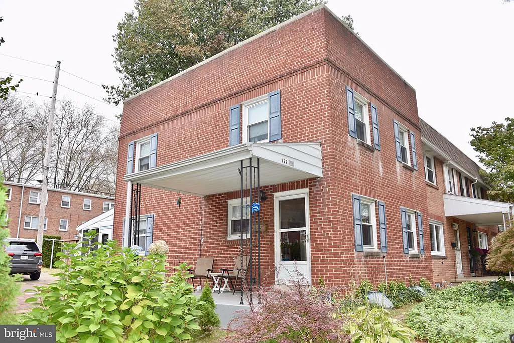 222 Playground Dr photo 1