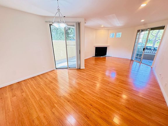 2nd image of 211 S Poinsettia Pl APT 1