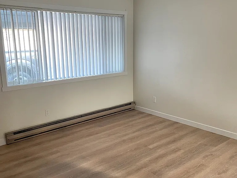 985 W Ida St #3 — Photo 4