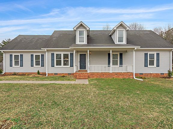 3rd image of 761 Hogan Dr