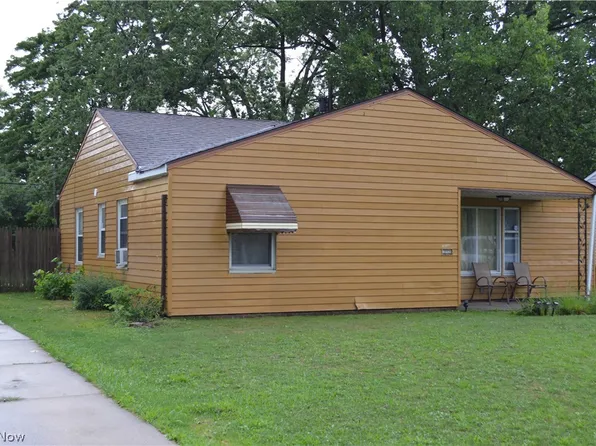 18206 Kares Ave, Cleveland, OH 44122
