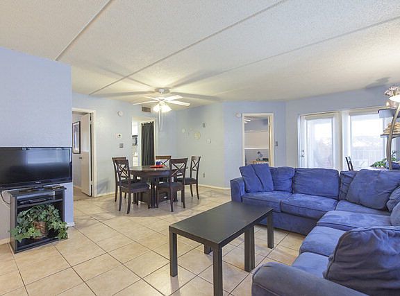 4th image of 132 E Gardenia St #2