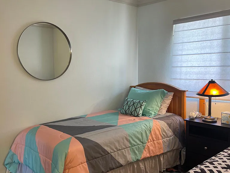 27209 Lakehurst Ave — Photo 23