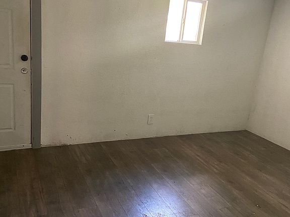 4th image of 221 Tampico St