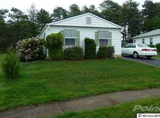 5 Bordeaux Ct, Toms River, NJ 08757