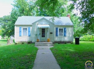 618 Iowa Ave, Holton, KS 66436