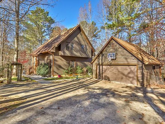 4th image of 104 White Oak Dr