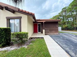 6287 Scotch Pine Ln, Lake Worth, FL 33462
