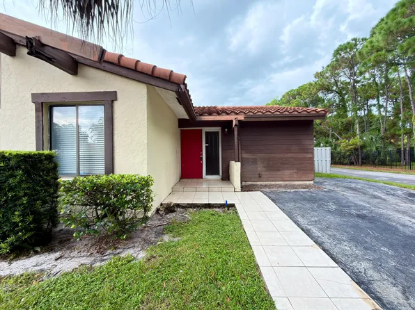 6287 Scotch Pine Ln, Lake Worth, FL 33462