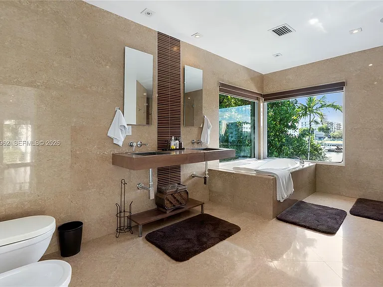 9380 Bay Dr — Photo 40