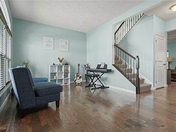 3rd image of 3137 Blackburn Ln