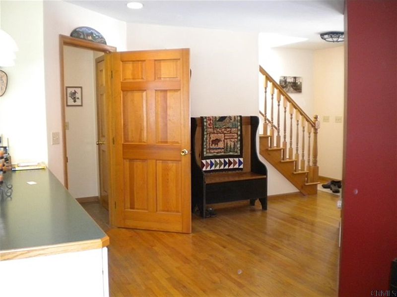 5th image of 1372 VAUGHN Road
