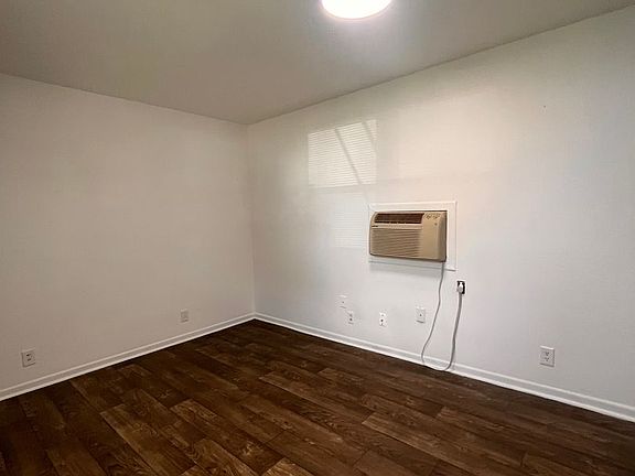 5th image of 2640 Cottage Grove Ave APT 5