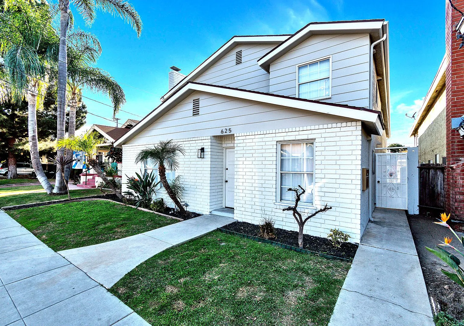625 Orizaba Avenue — Photo 1