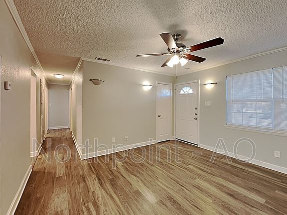 3rd image of 324 Menlo Dr