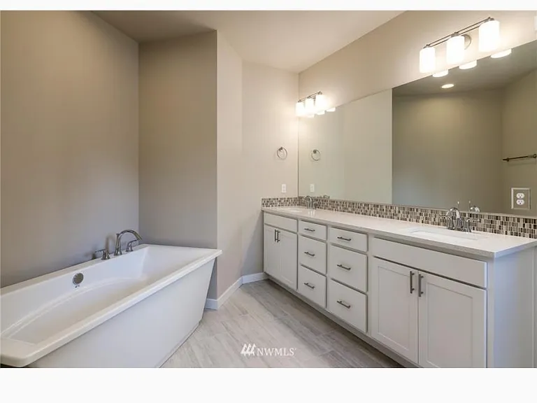 11204 Malcolm Dr NW — Photo 22