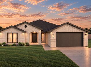 New Lady 2100 Traditional Charm Plan, Westmont, Lubbock, TX 79424