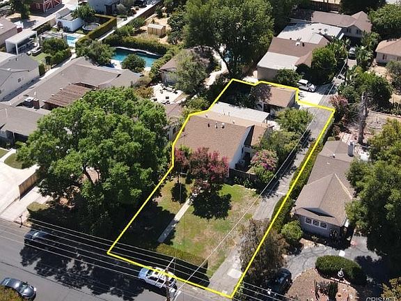 2nd image of 23050 Mariano St