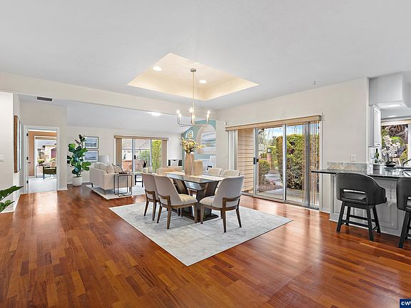 5th image of 6342 Crenshaw Dr N