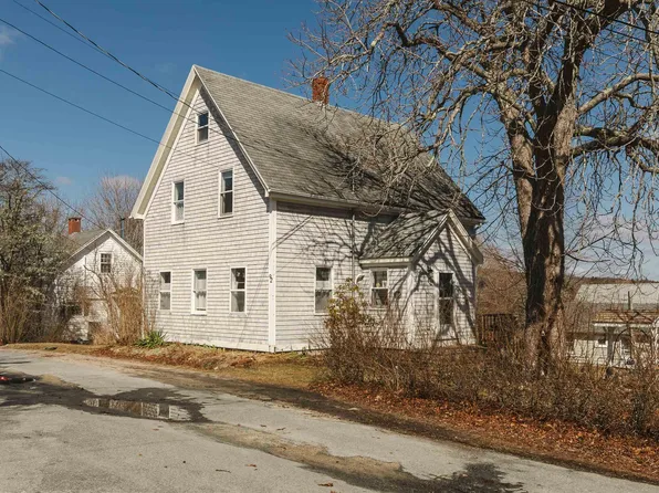 92 Main St, Chester, NS B0J 1J0