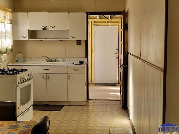 4th image of 1806 Woodlawn Ave