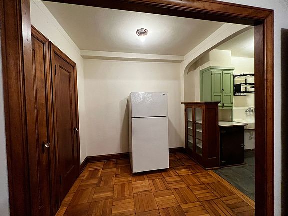 4th image of 3500-10 Miami St #309