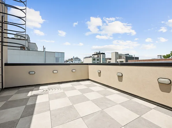 966 Bergen Street image 29 of 34