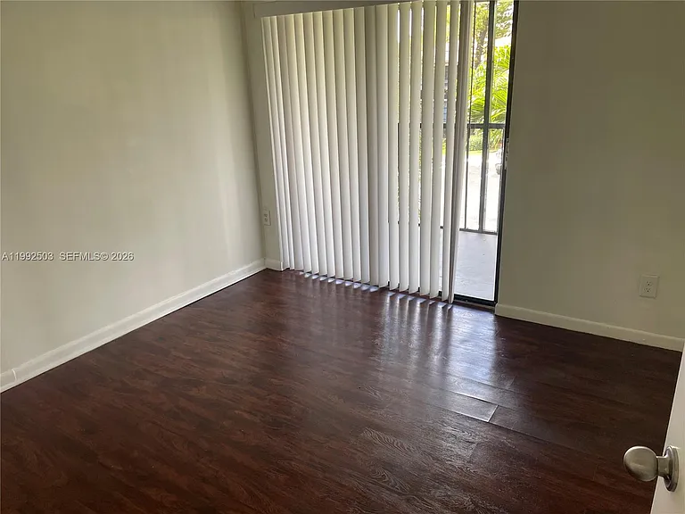 819 NE 199th St #6-205 — Photo 9