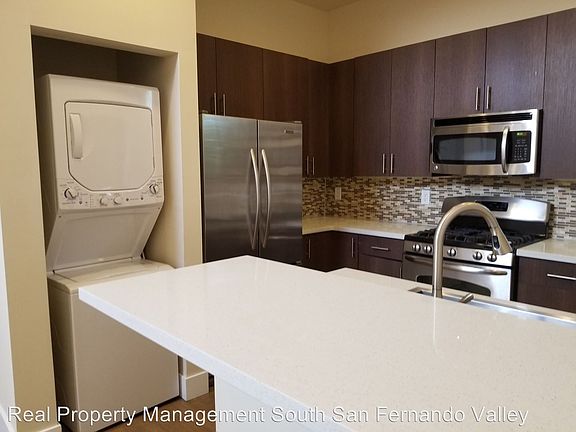 4th image of 7711 1/2 Lexington Ave