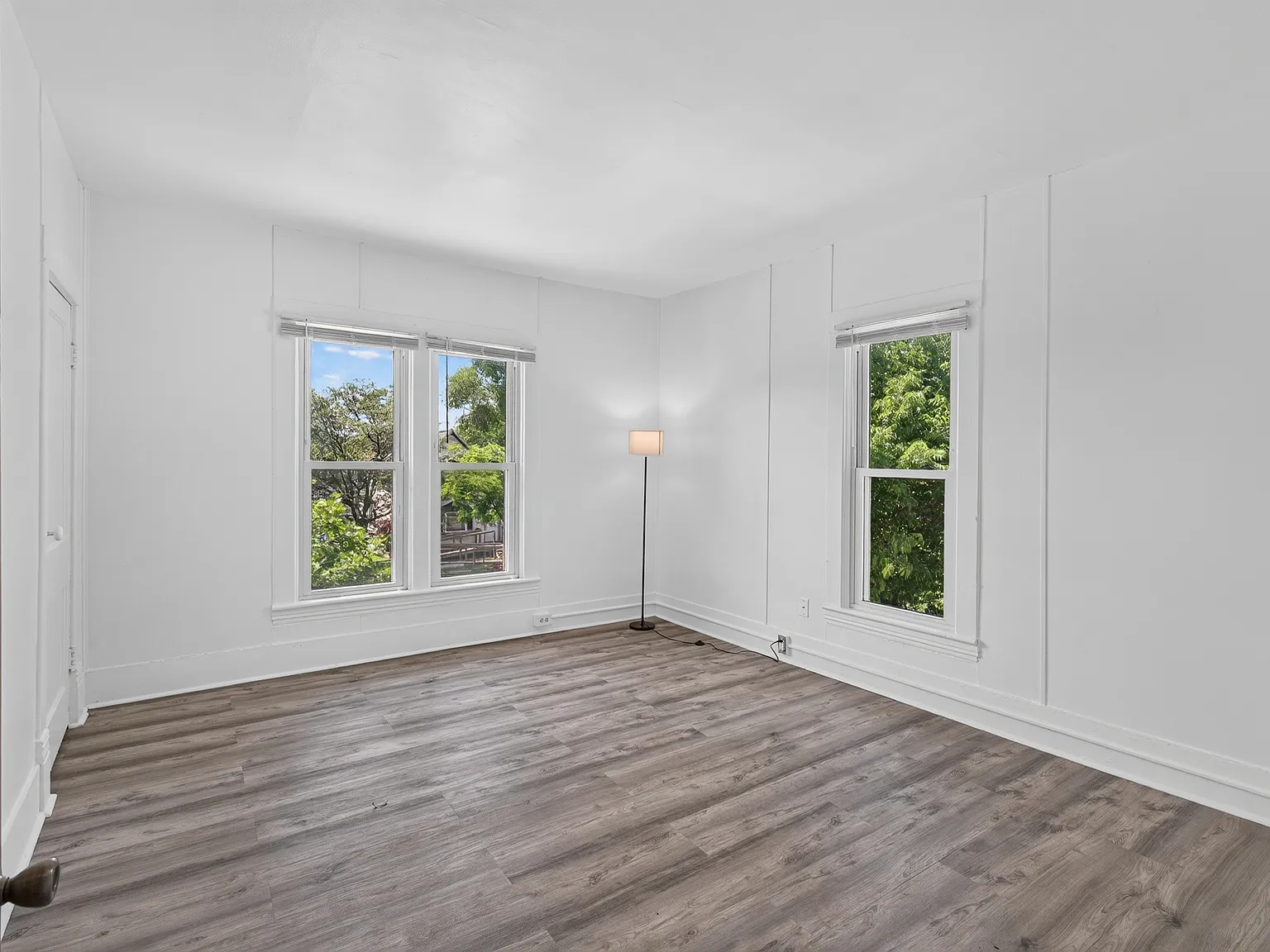 615 Taylor St NE — Photo 2