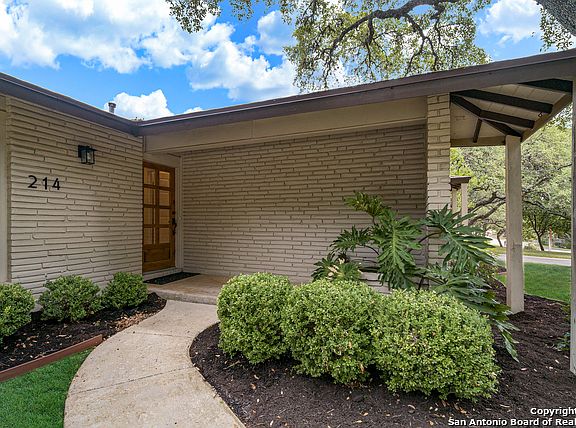 5th image of 214 Yosemite Dr