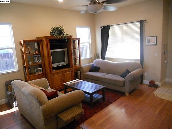 4th image of 2281 Cambridge Dr