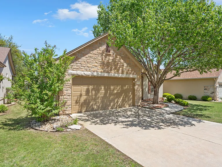 311 Dove Hollow Trl — Photo 2