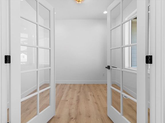 3rd image of 475 E Andrew Dr #205