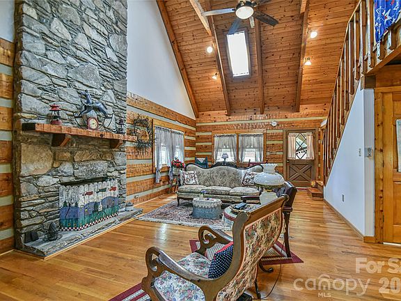 4th image of 896 Aiken Rd