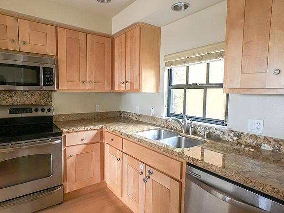 5th image of 1765 E Bayshore Rd #13