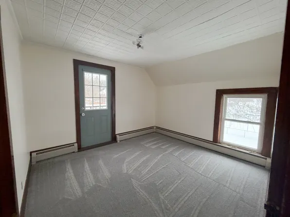 65 School St #3, Jeffersonville, VT 05464