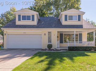2056 Yorktown Dr, Ann Arbor, MI 48105
