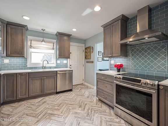 3rd image of 9339 Tripp Ave