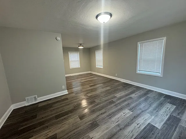 2 bed, 960 sqft, $1,550 — Photo 4