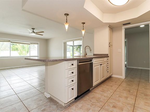 5th image of 12056 93rd St