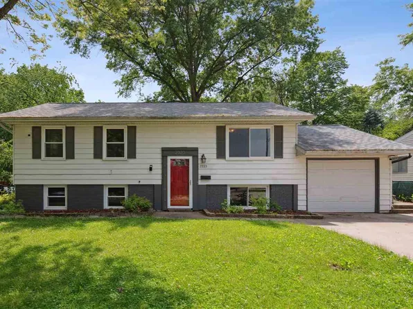 2323 Nevada Ave, Iowa City, IA 52240