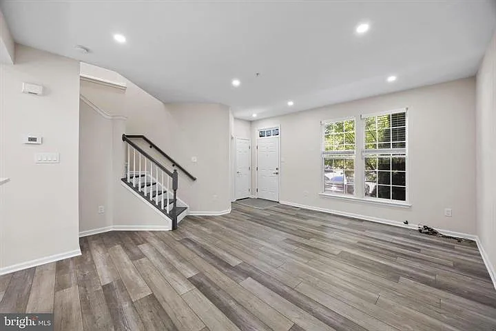 8880 Papillon Dr — Photo 5