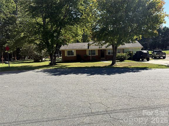 2nd image of 604 Allen Way