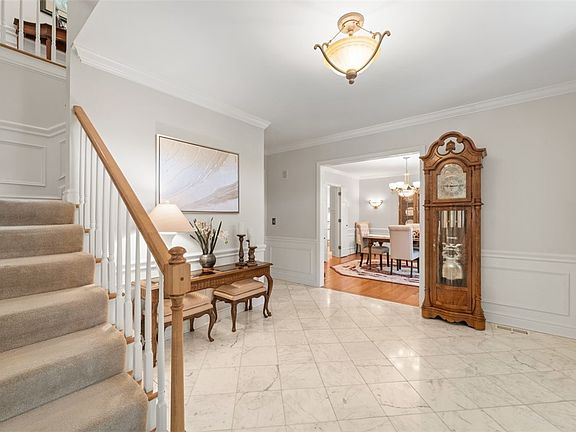 4th image of 219 Virginia Manor Dr