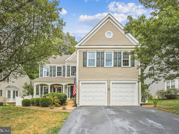 2576 Holly Manor Dr, Falls Church, VA 22043