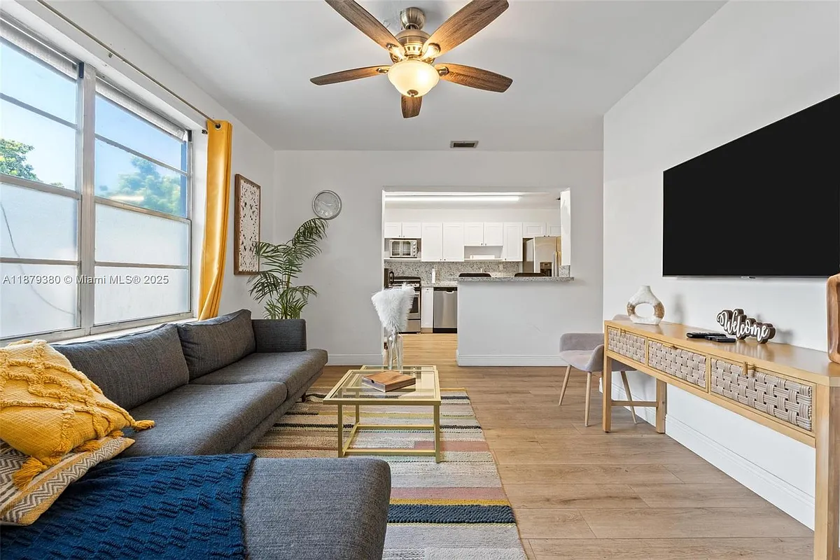 Building Photo - 2453 SW 17th St #2453