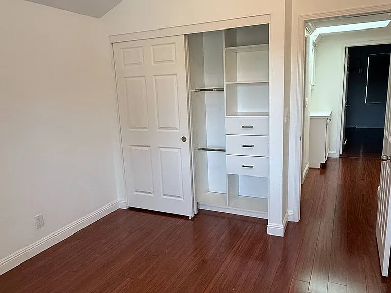 704 Newport Cir — Photo 14